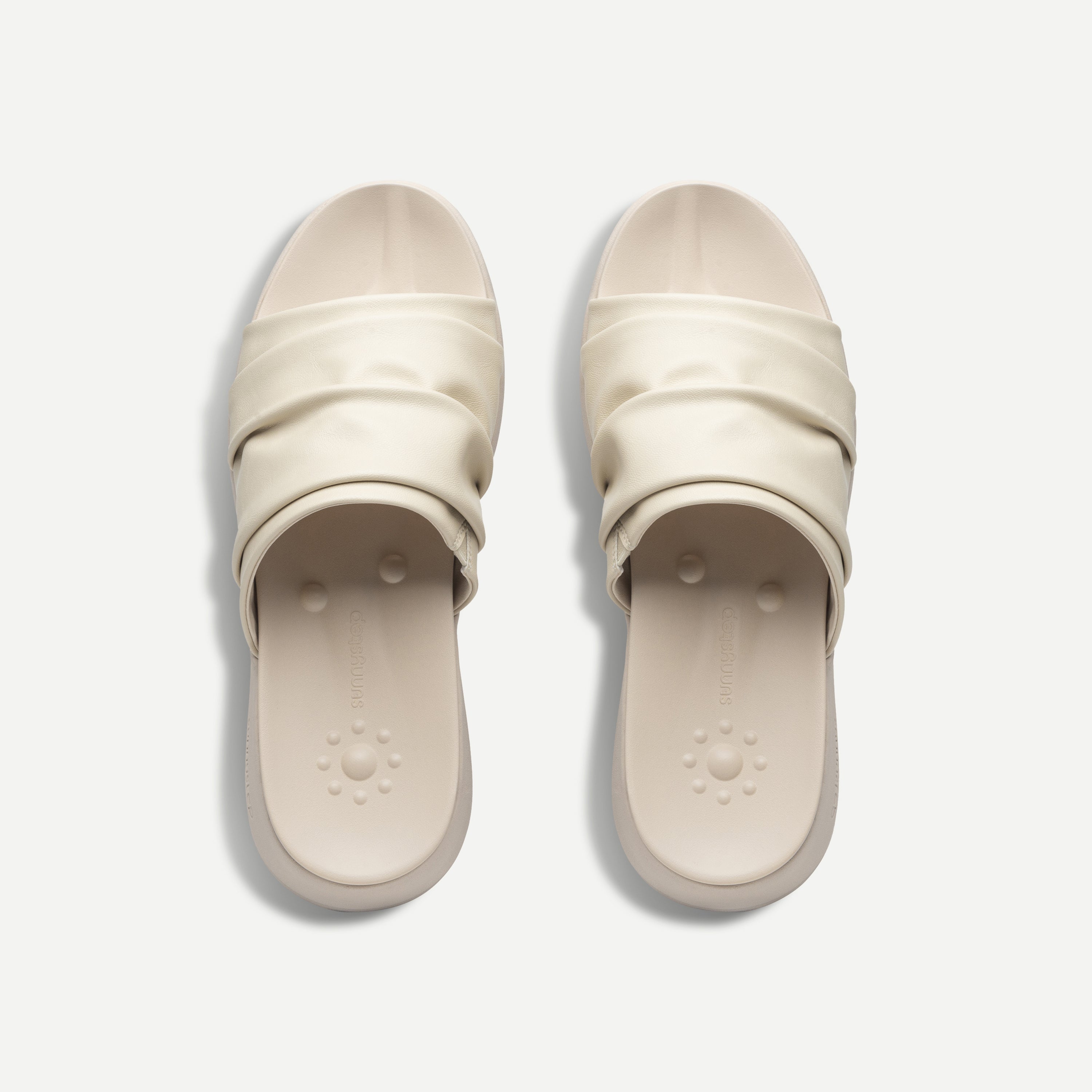 Balance Pleated Slider